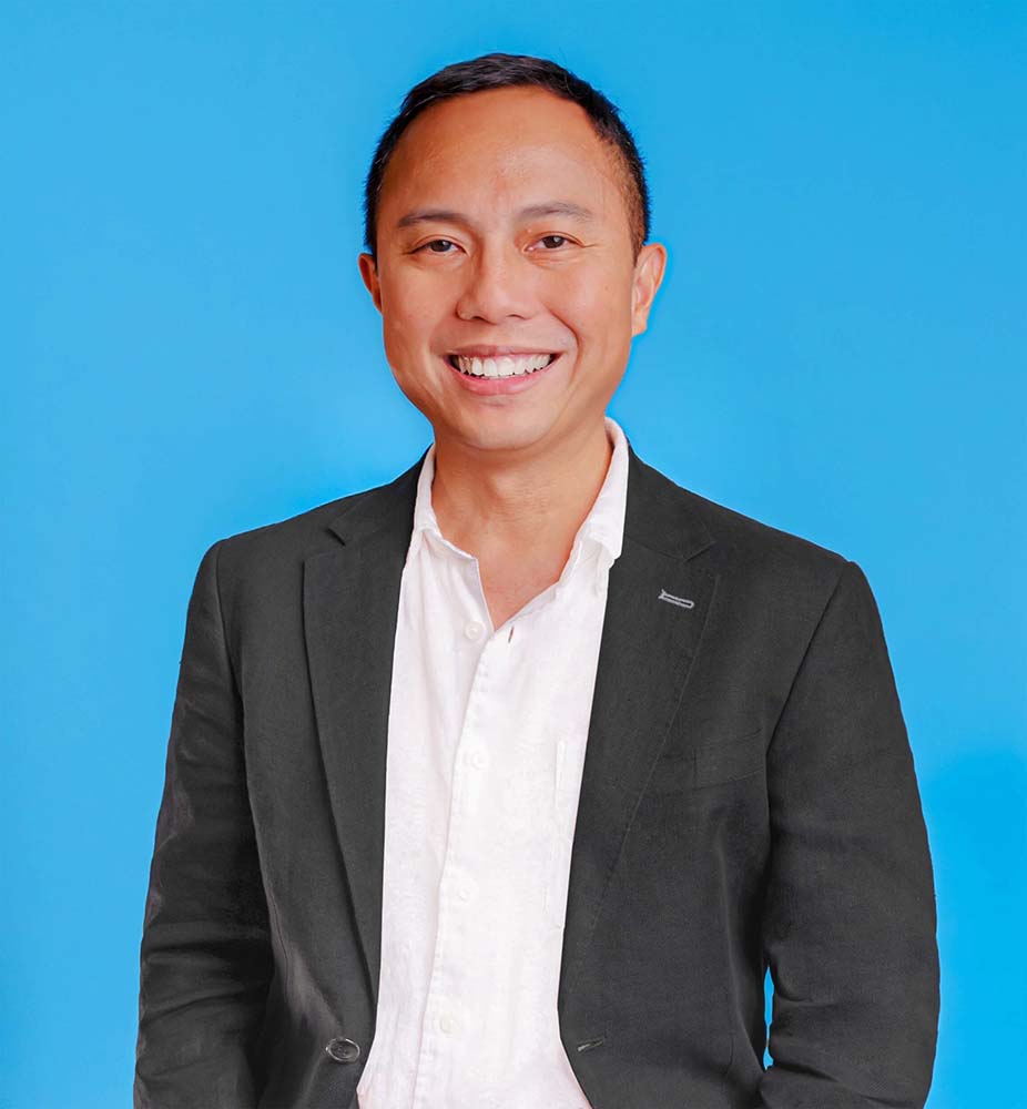 Photo of Doy Roque. Doy is the chief storyteller of M2.0 Communications, a PR firm and communications agency in the Philippines.